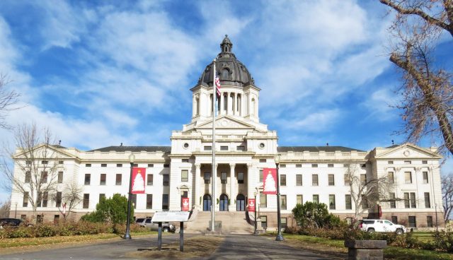 South Dakota lawmakers split over records lawsuit payment
